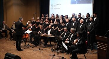 İsmail Baha Sürelsan şarkılarıyla anıldı