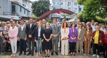 İzmir Büyükşehir Belediye Başkanı Dr. Cemil Tugay, Ulu Önder Gazi Mustafa Kemal Atatürk’ün annesi Zübeyde Hanım’ı Anneler Günü’nde kabri başında andı