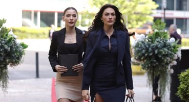 TOD'un Heyecanla Beklenen Yeni Dizisi 'Zamanın Kapıları'nın Setinden İlk Kareler Paylaşıldı!