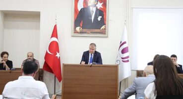 Urla Belediye Başkanı Selçuk Balkan, ulaşım, altyapı, konaklama, temsil, ağırlama, afiş, baskı, reklam ve tanıtım dahil olmak üzere festivalin bütçesinin 1 milyon 70 bin lira olduğunu açıkladı